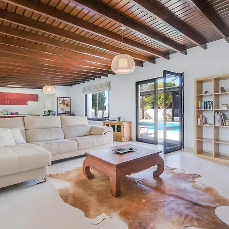 Villa Nazoly *