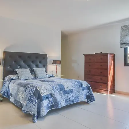 Nazoly Villa *